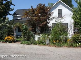 325 N 6th St, Jacksonville, OR
