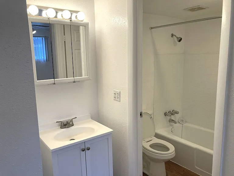Indigo Apartments — Photo 31