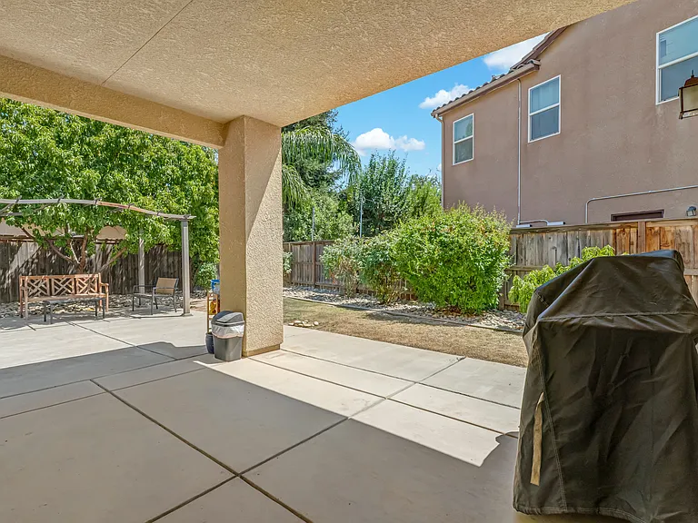 8582 N Garden Ave — Photo 45