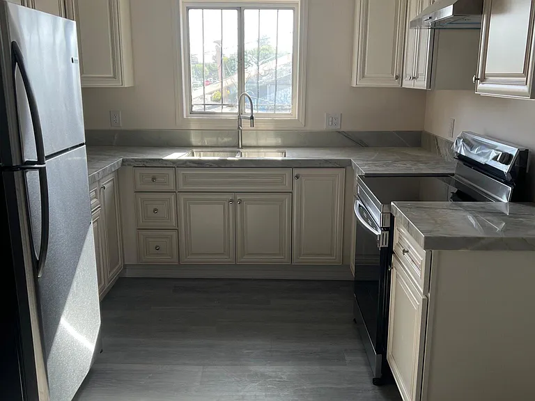 4602 Cherokee Ave — Photo 2