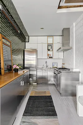 Sold by Compass | media 10