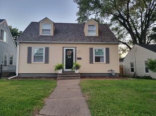 2623 Oak St, Bettendorf, IA