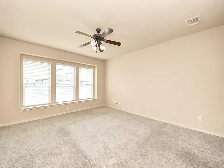 4 Palmdale Ln — Photo 35