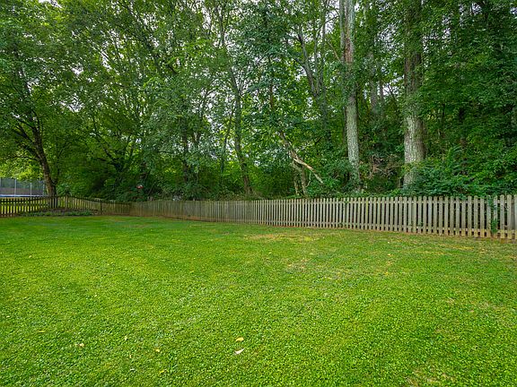 5th image of 10642 Harlow Pl
