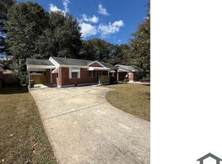 2439 Plantation Dr, East Pt, GA 30344