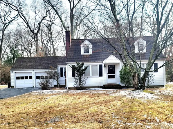 384 Oxhead Road, Stony Brook, NY 11790