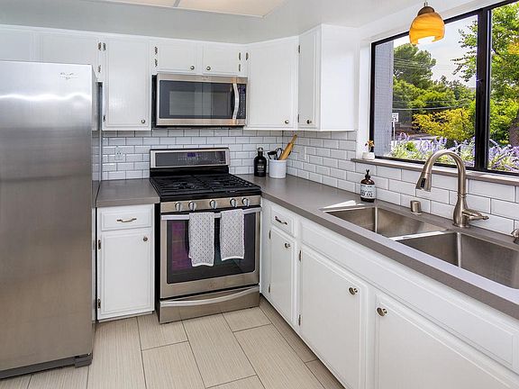 3rd image of 2040 Los Feliz Dr
