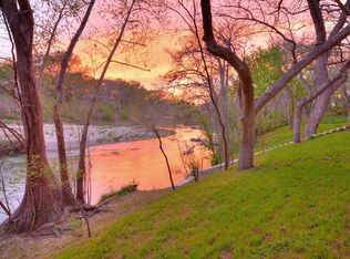 244 Riverside Ln, Martindale, TX 78655