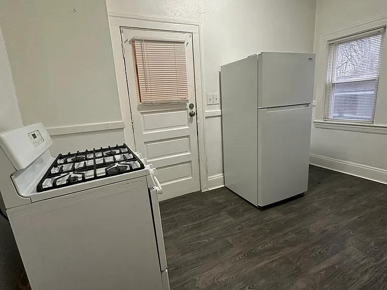 13811 Byron Ave #3 — Photo 7