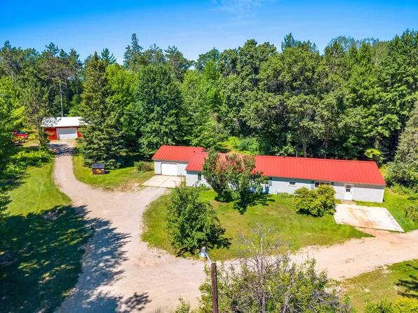 W10465 Leskovec Ln, Crivitz, WI 54114