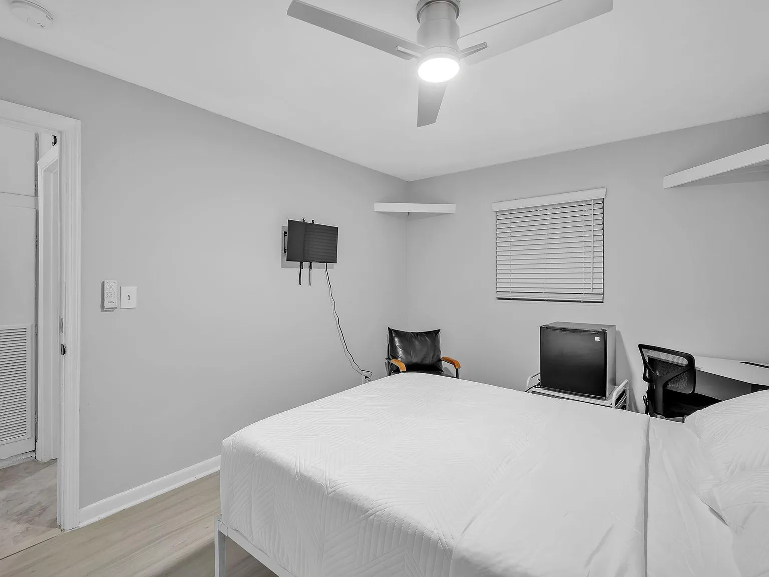 4 bed, 4.0 bath, 1645 sqft, $1,092 — Photo 1
