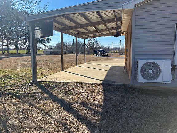 4th image of 593 Sunny Hill Rd