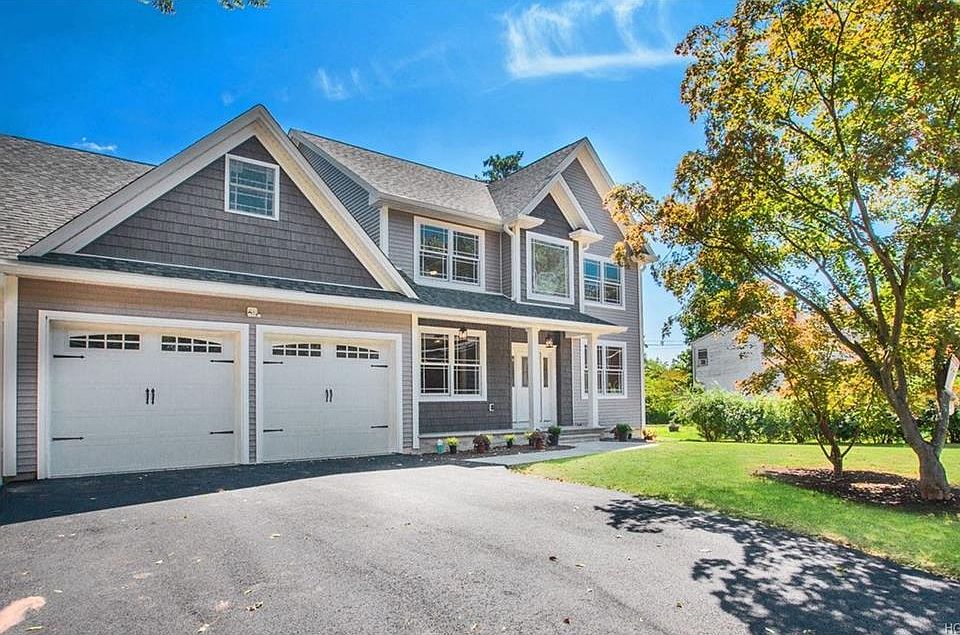 1st image of 8 Radcliff Dr