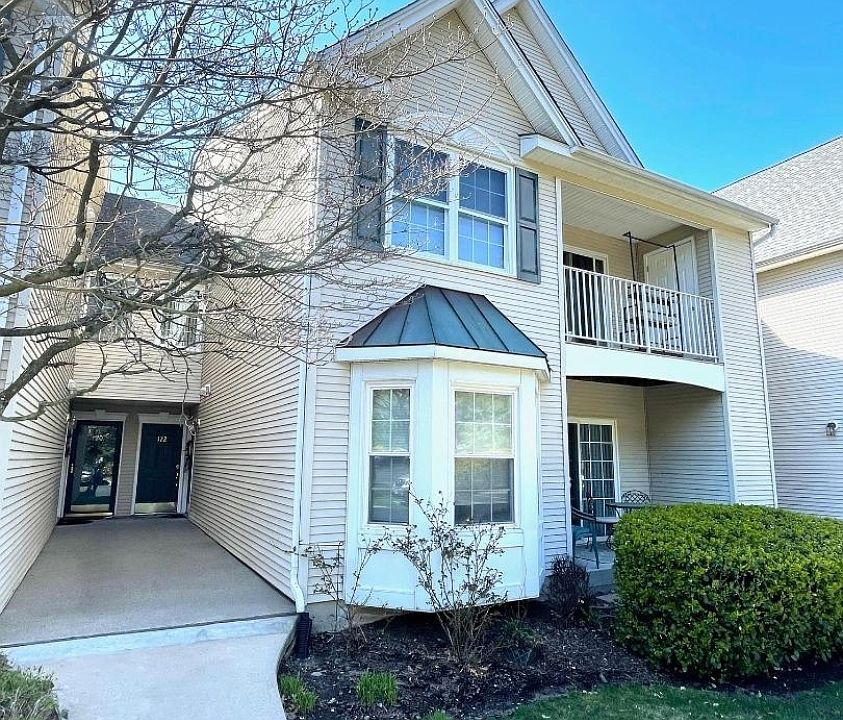 1st image of 122 Cambridge Ct #122