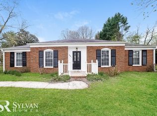 661 N Peace Haven Rd, Winston Salem, NC 27104