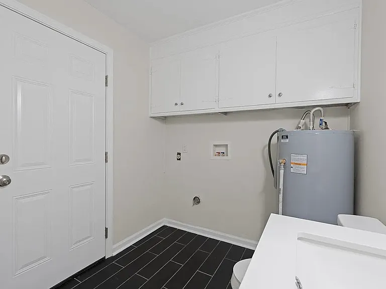 225 Maplemere Ave — Photo 14