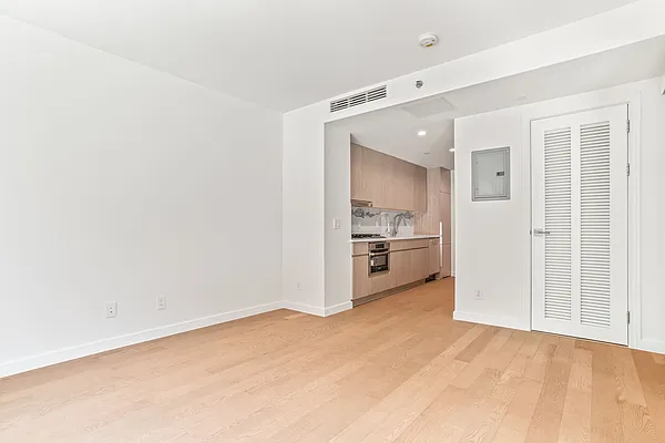 Rented by Compass | media 32