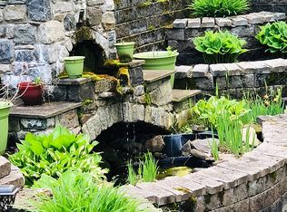 125 Tra Mar Cove Ln, Greentown, PA 18426