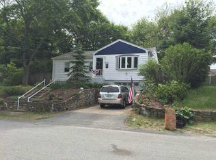 7 4th St, Smithfield, RI 02917