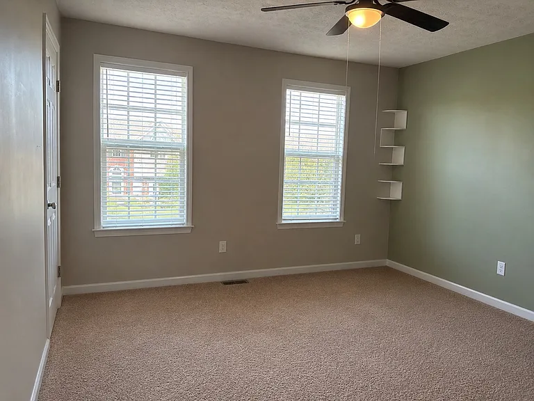 1921 Spring Ridge Dr — Photo 14
