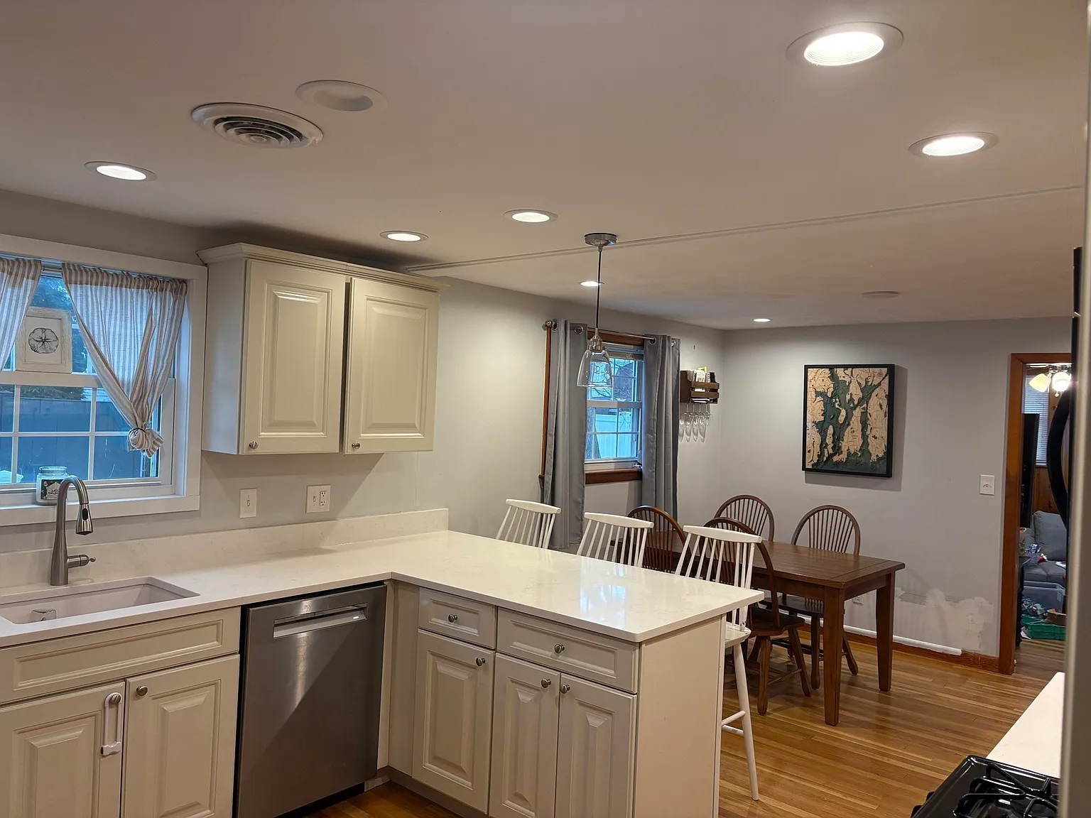 3 bed, 1.5 bath, 1500 sqft, $4,500 — Photo 4