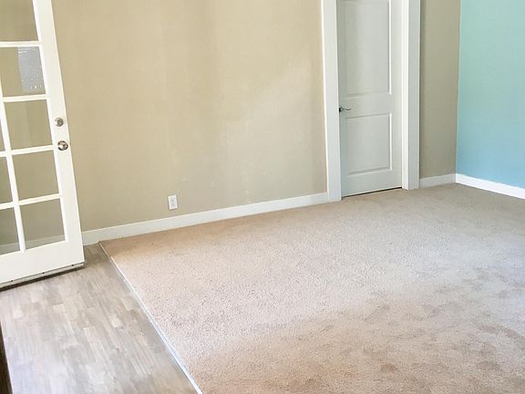 3rd image of 211 Grand Ave