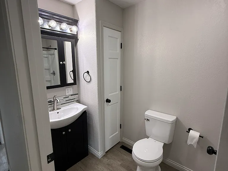 103 N Bunn St — Photo 14