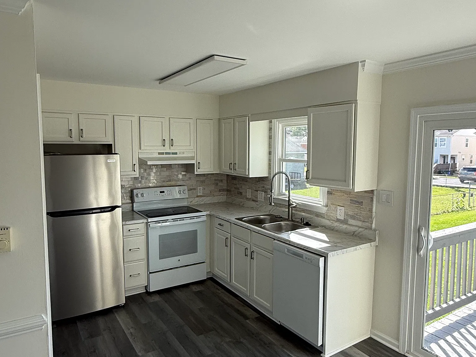 2 bed, 901 sqft, $1,500 — Photo 4