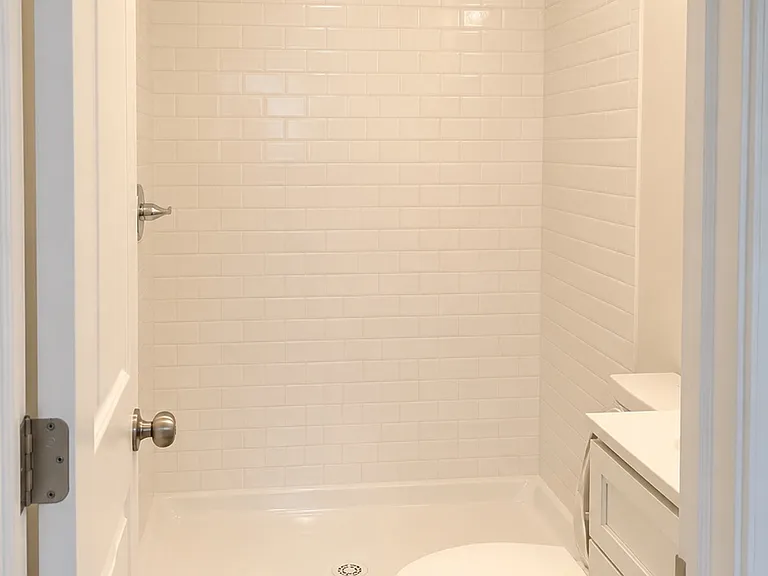 77 Alberta Ave — Photo 4