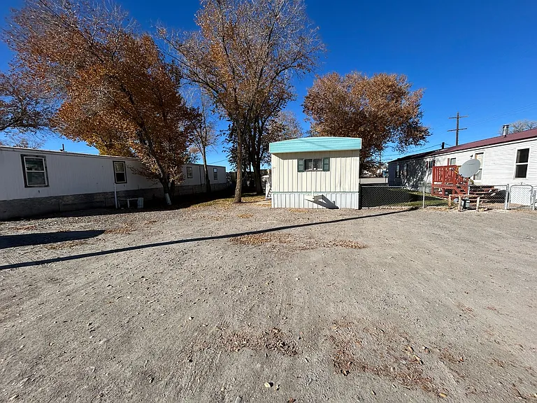 300 Linda Lee St — Photo 6