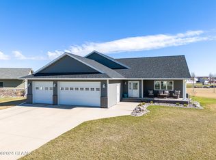 4109 Sun Cir, Grand Forks, ND 58201