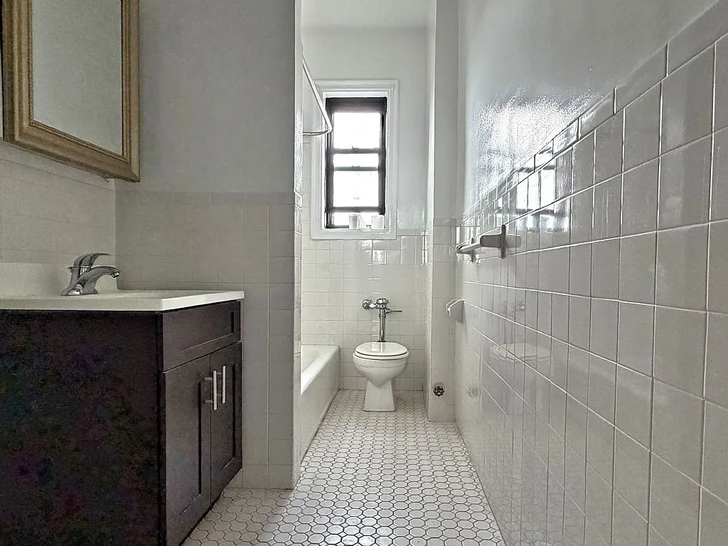 Apartment for Rent — Photo 3