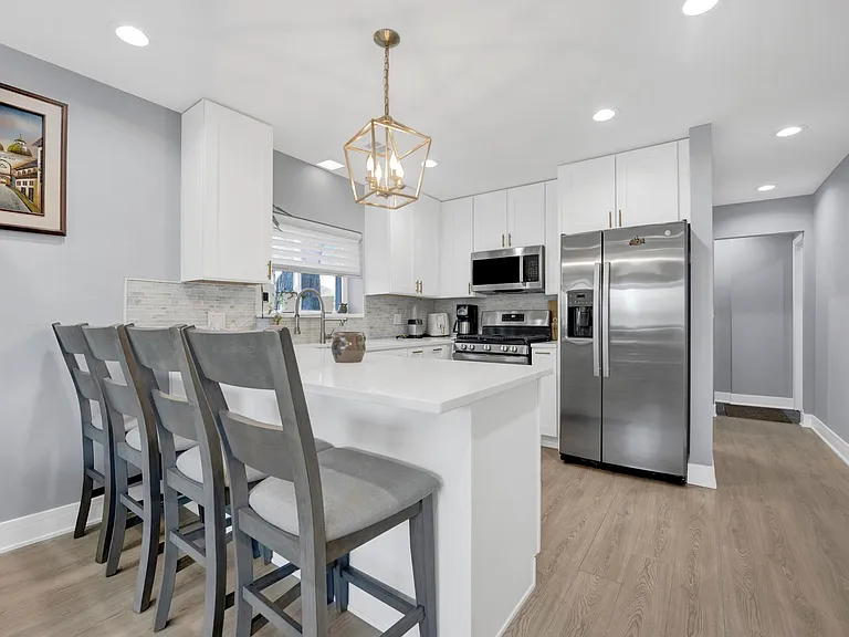 27W180 Cooley Ave #1 — Photo 4
