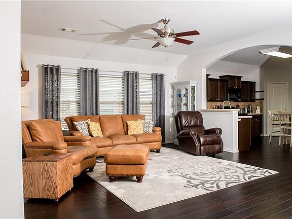 4th image of 3900 Trenton Pl