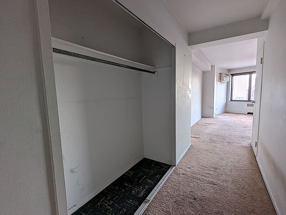 3rd image of 3100 N Lake Shore Dr APT 313