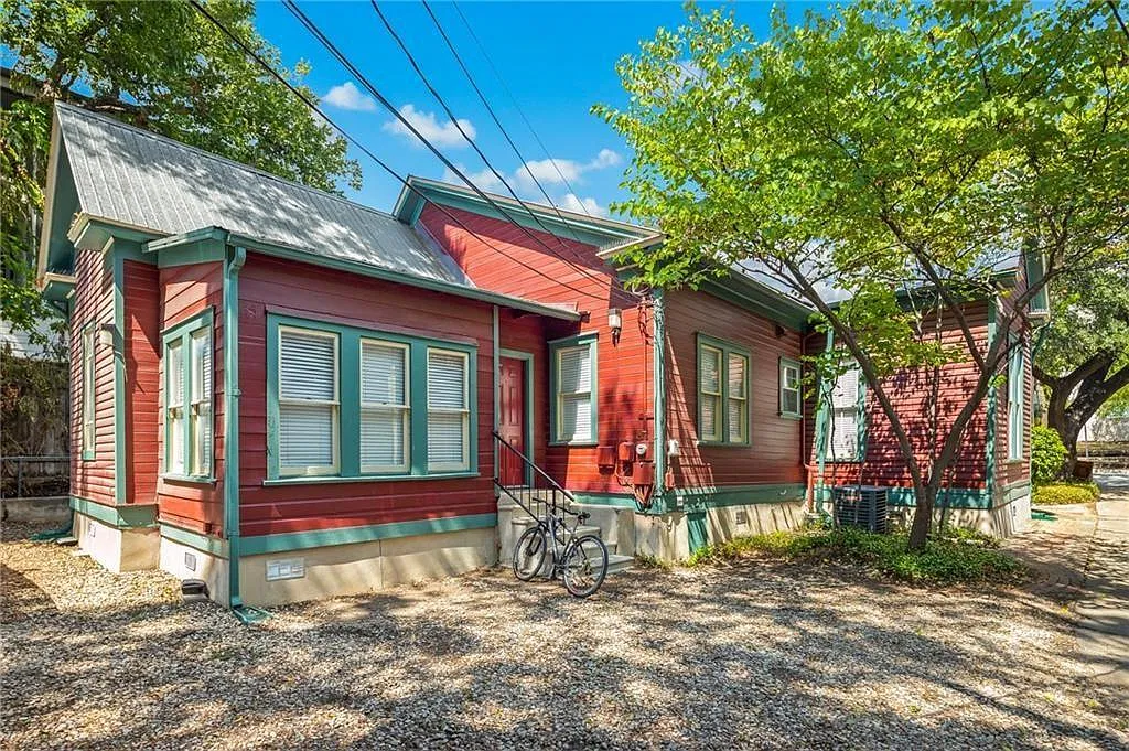 4 bed, 1402 sqft, $6,000 — Photo 1