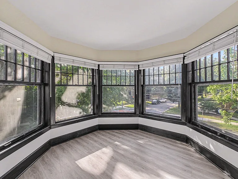 335 Crescent St NE #2 — Photo 3