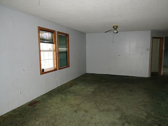 4th image of 409 Smokey Hill Pvt Dr