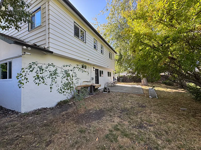 3001 Ross Rd — Photo 3