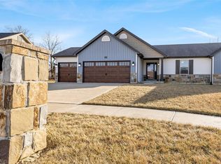 126 Albany Manor Dr, Wentzville, MO 63385