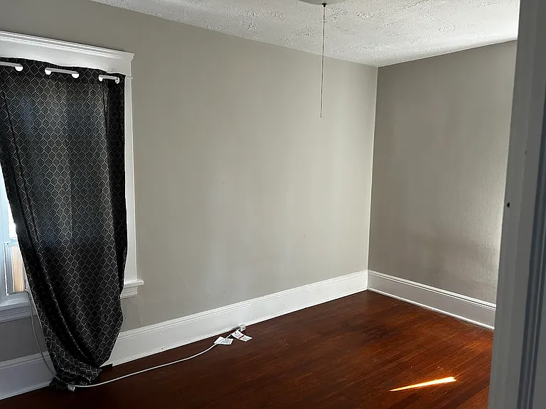 1321-1323 W89th street 2nd floor Bedrom1