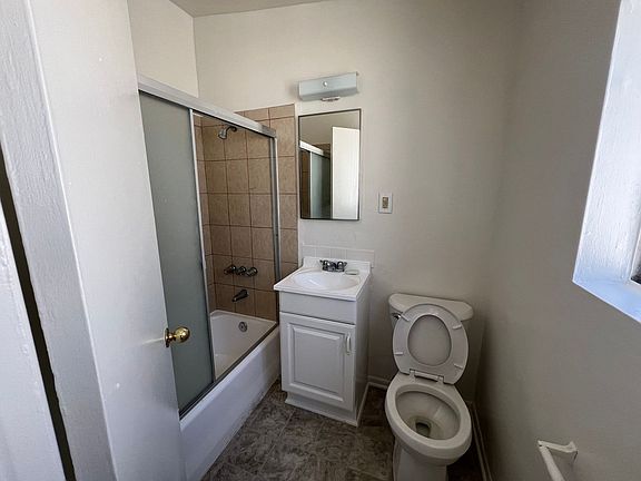 4th image of 11823 Lakewood Blvd #43