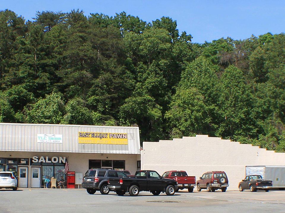 1st image of 627 Maddox Dr