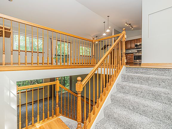 3rd image of 110 Meredith Ln Unit 4-1