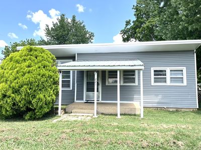 221 E Center Avenue, Seymour, MO, 65746