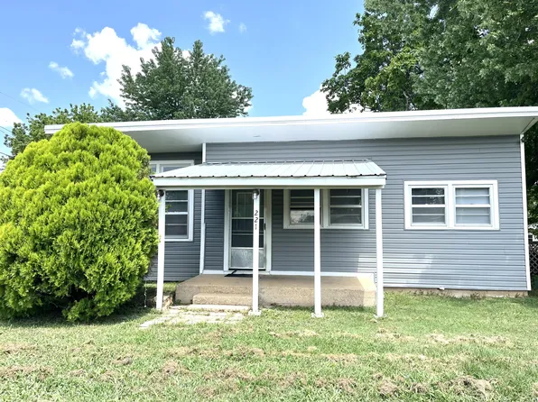 221 E Center Avenue, Seymour, MO 65746