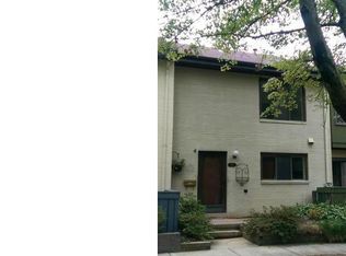 2017 Sarazen Pl, Reston, VA 20191