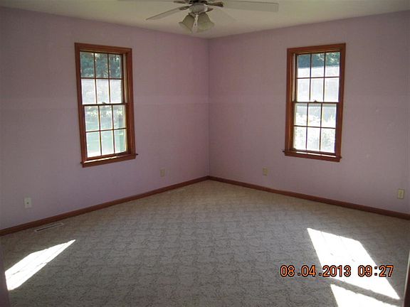4th image of 18633 Hoover Ct