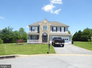 82 Bently Ct, Dover, DE 19904