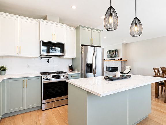 2nd image of 7065 Brailsford Pl